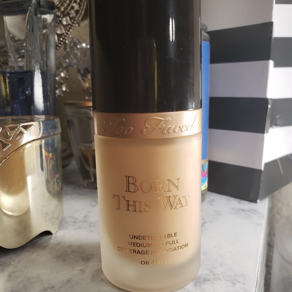 Too Faced Born This Way Foundation Vanilla